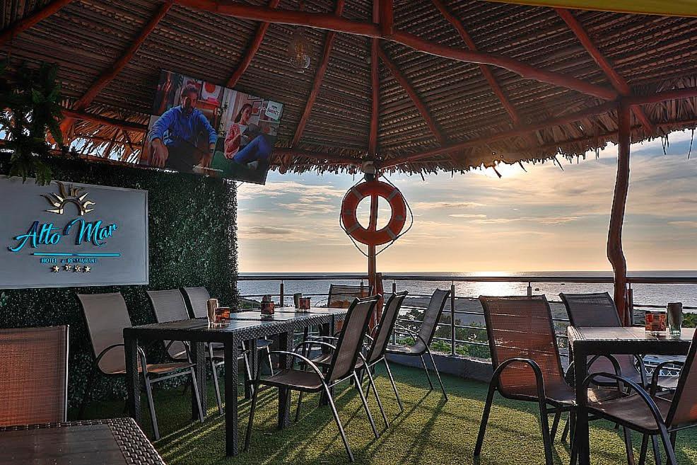 Hotel Alto Mar Catia La Mar Exterior foto